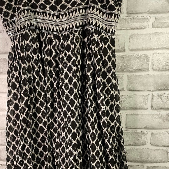 BCBG MaxAria Spaghetti Strap Black White Dress with Sequins Size 12 - Picture 5 of 14